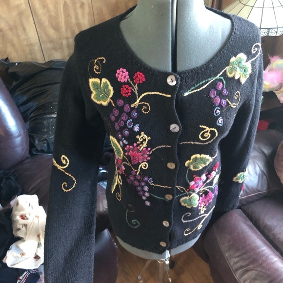 Northern Isles Embroidered Sweater - Picture 3 of 6